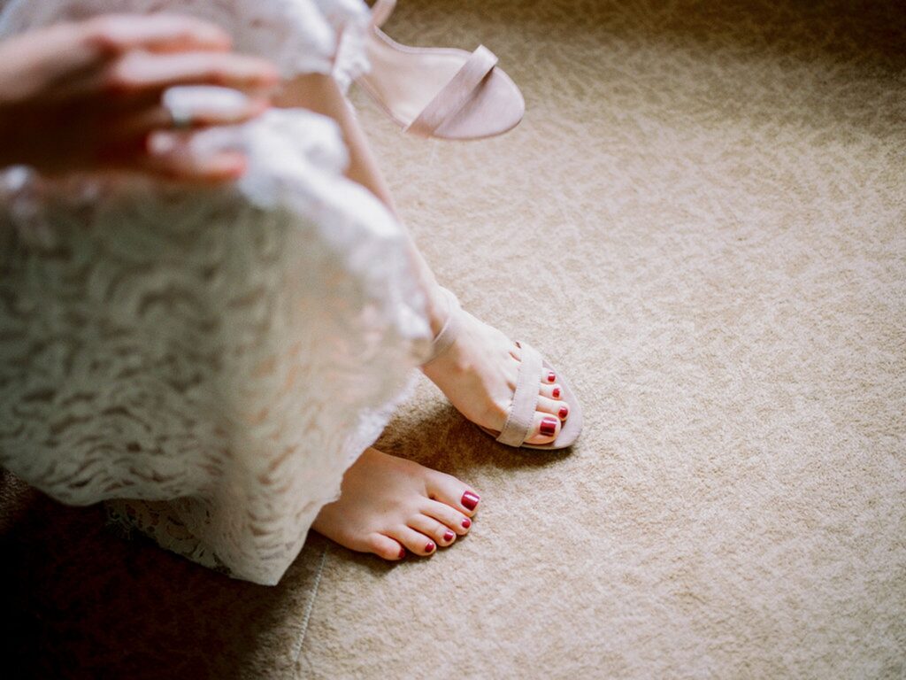 Irish manor house elope to Ireland bride paintet toenails 